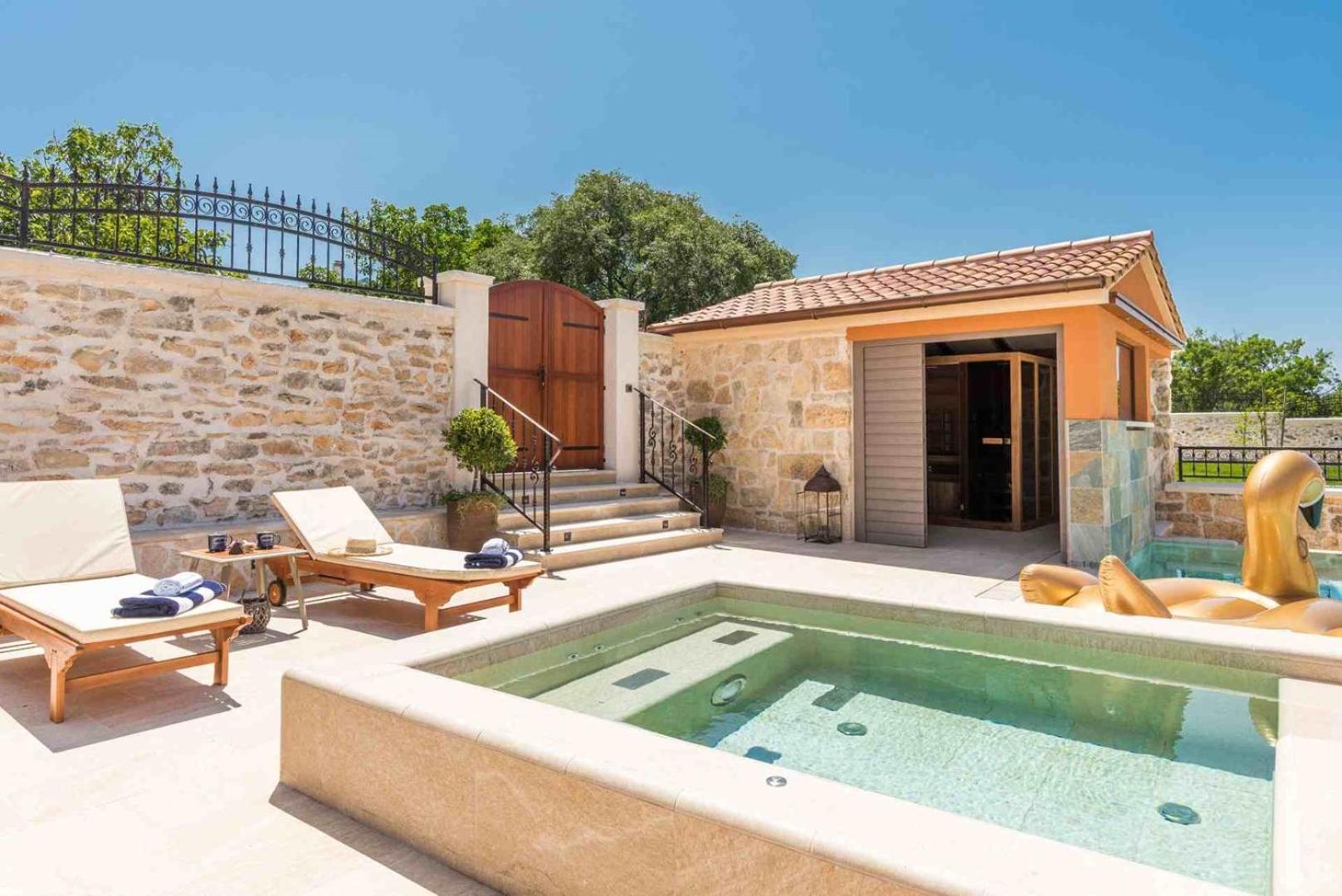 Luxury Villa Finessa Skradin 2 With Heated Pool, Jacuzzi And Sauna Zewnętrze zdjęcie