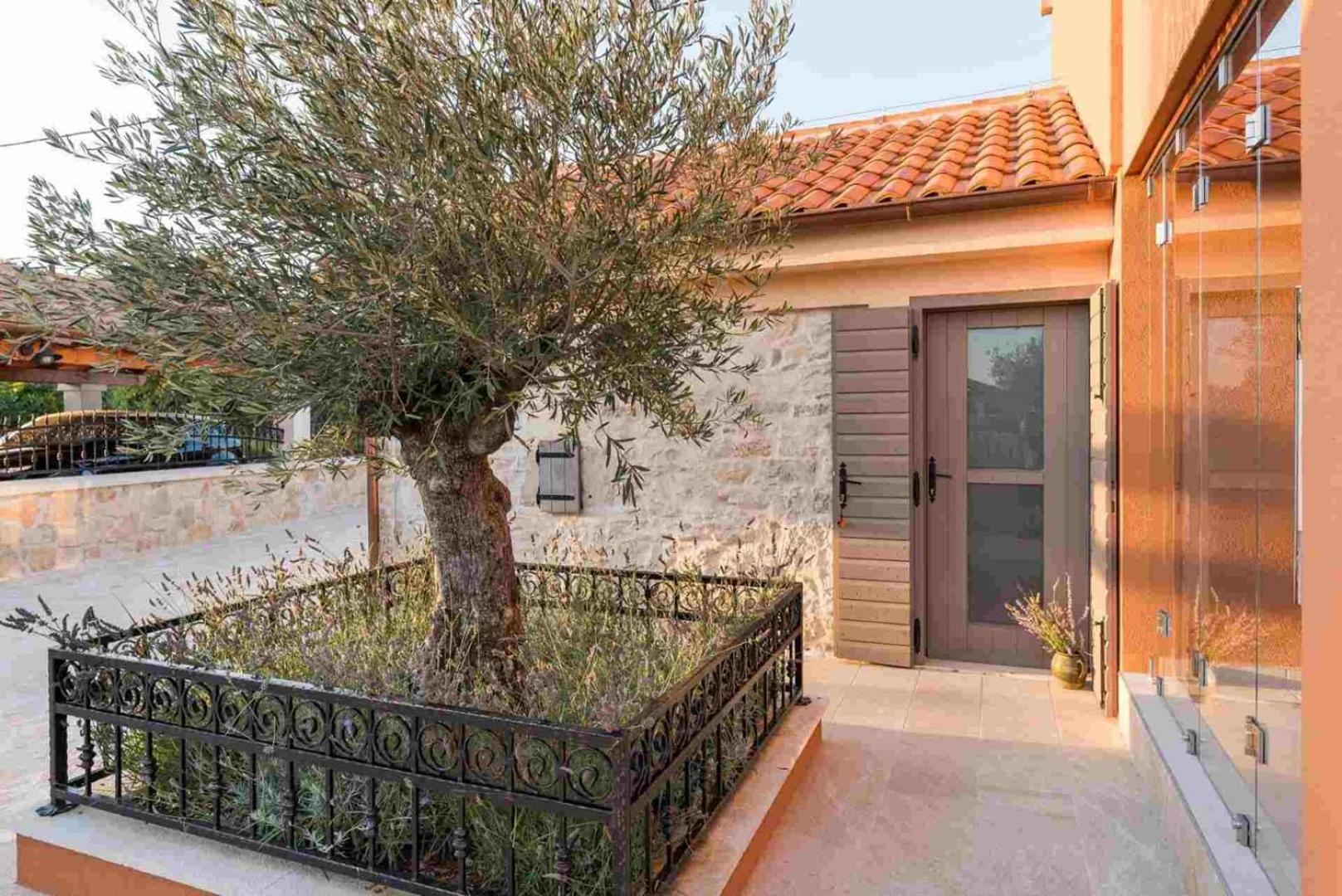 Luxury Villa Finessa Skradin 2 With Heated Pool, Jacuzzi And Sauna Zewnętrze zdjęcie